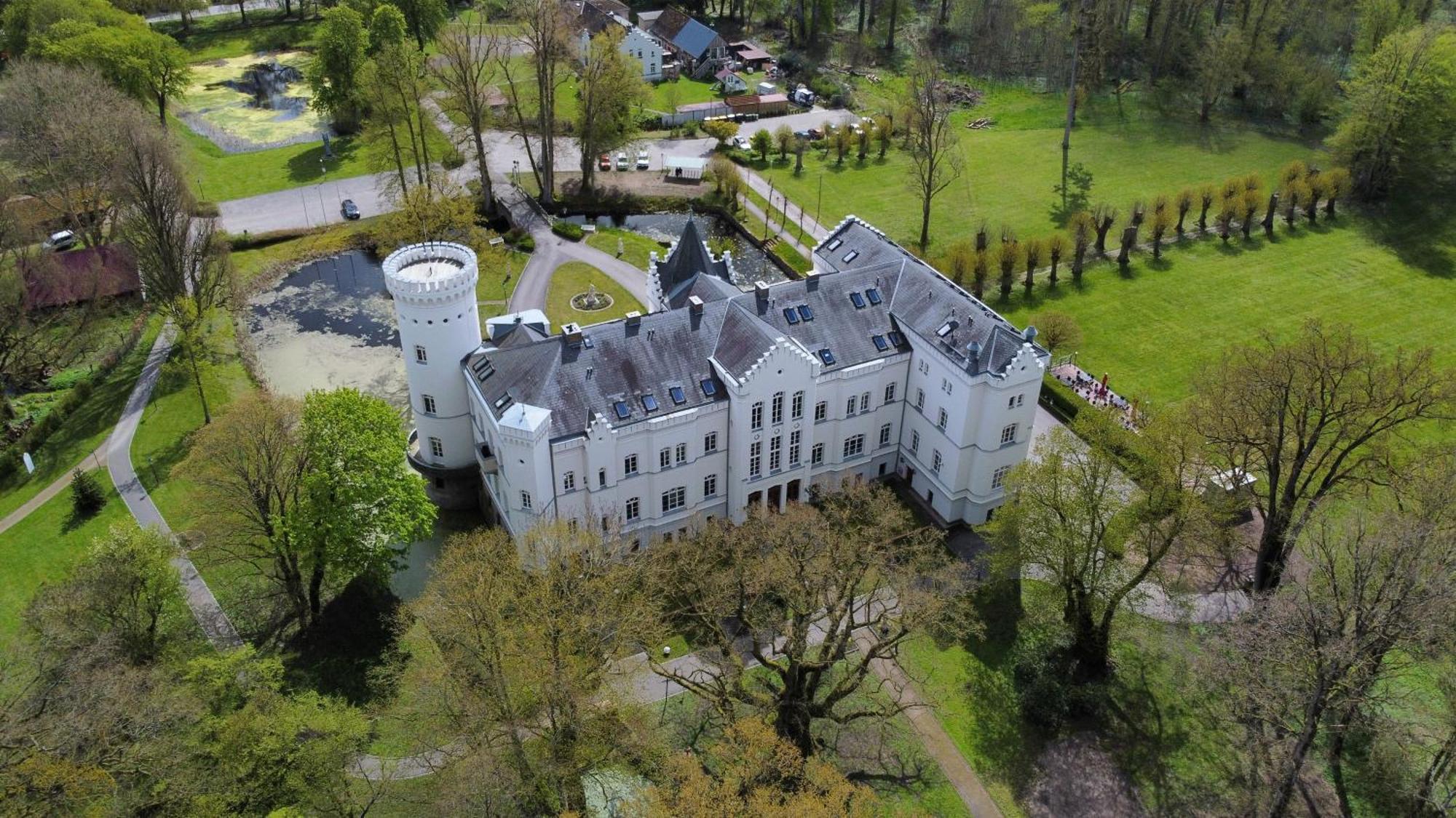 Schloss Schlemmin Exteriör bild